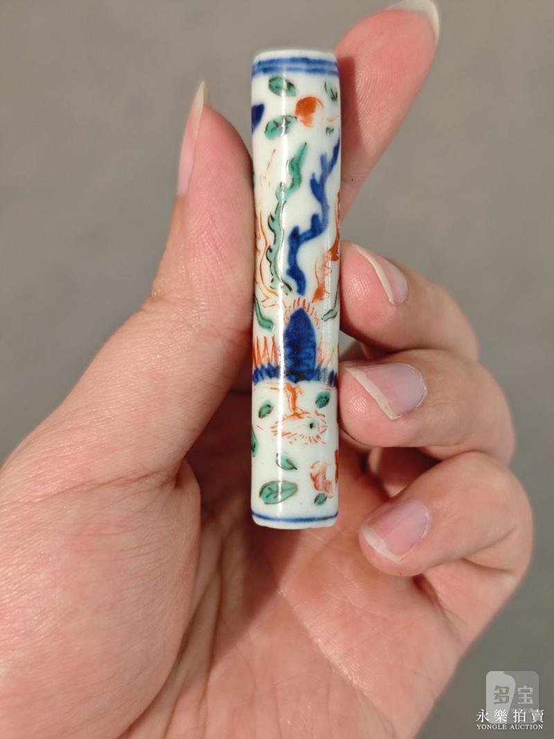明万历 青花五彩龙凤纹笔管连帽（一对） - 图17
